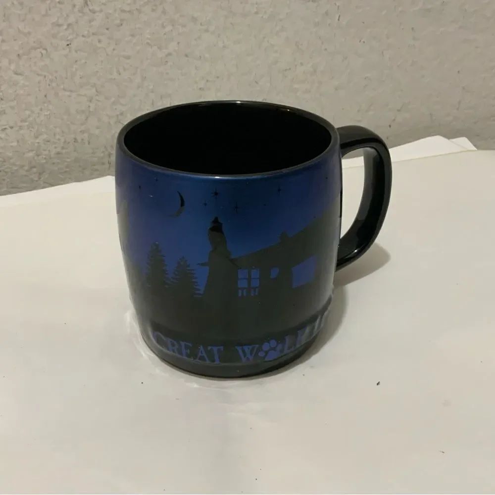 Great wolf Mug Black Midnight Blue Skyline 2016 Americaware 3-D A14